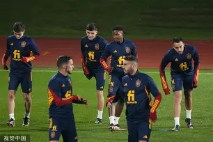 乐鱼app-离谱！巴特勒在西班牙队比赛中出色防守巴特勒连续十五场比赛得分超过突破纪录，NBA常规赛清晨热度飙升的简单介绍